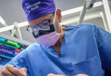 US Surgeons Perform World’s First Whole Eye Transplant
